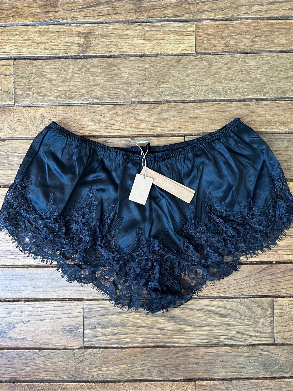 SKIMS Black Real Silk Lace Shorts Size Small NWT New With Tags